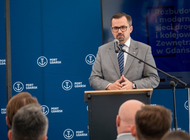 Port Gdańsk rozbudował sieć drogową i kolejową. Cel: konkurencyjność i pierwszy port na Bałtyku [WIDEO, ZDJĘCIA]-GospodarkaMorska.pl