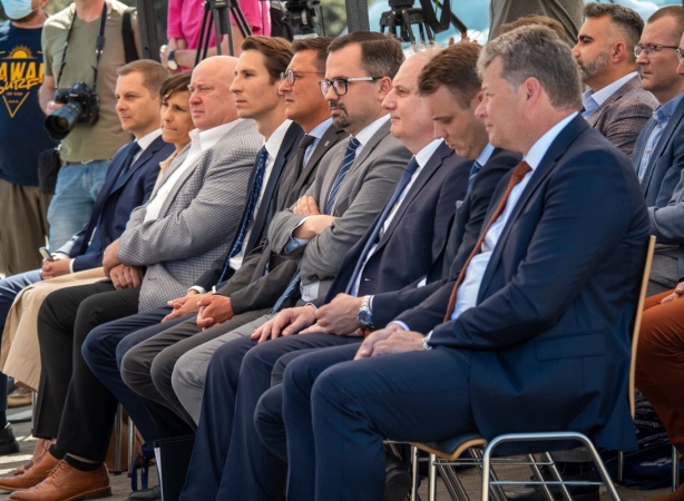 Port Gdańsk rozbudował sieć drogową i kolejową. Cel: konkurencyjność i pierwszy port na Bałtyku [WIDEO, ZDJĘCIA]-GospodarkaMorska.pl