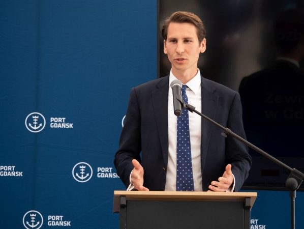 Port Gdańsk rozbudował sieć drogową i kolejową. Cel: konkurencyjność i pierwszy port na Bałtyku [WIDEO, ZDJĘCIA]-GospodarkaMorska.pl