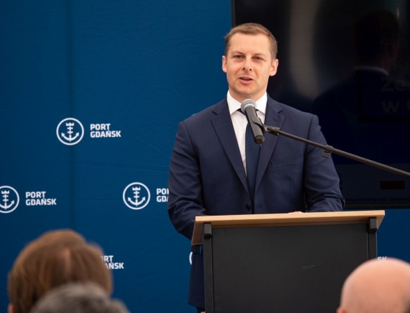 Port Gdańsk rozbudował sieć drogową i kolejową. Cel: konkurencyjność i pierwszy port na Bałtyku [WIDEO, ZDJĘCIA]-GospodarkaMorska.pl