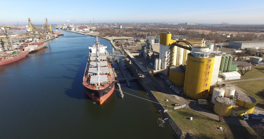Rekord! Do GBT przypłynął największy dotąd statek-GospodarkaMorska.pl