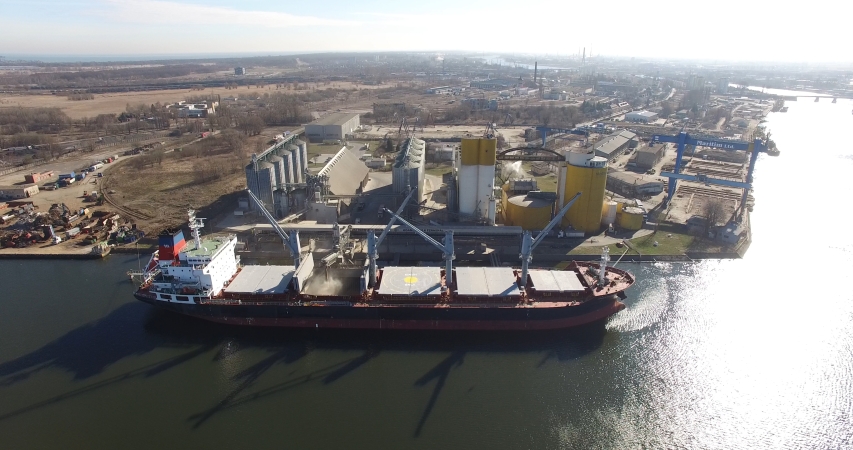 Rekord! Do GBT przypłynął największy dotąd statek-GospodarkaMorska.pl