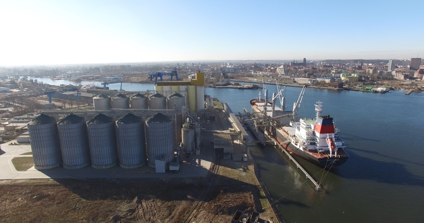 Rekord! Do GBT przypłynął największy dotąd statek-GospodarkaMorska.pl