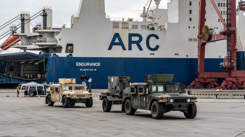 US Army już w Porcie Gdańsk. Zobacz ciężki sprzęt bojowy, który przypłynął z Teksasu [WIDEO, ZDJĘCIA]-GospodarkaMorska.pl