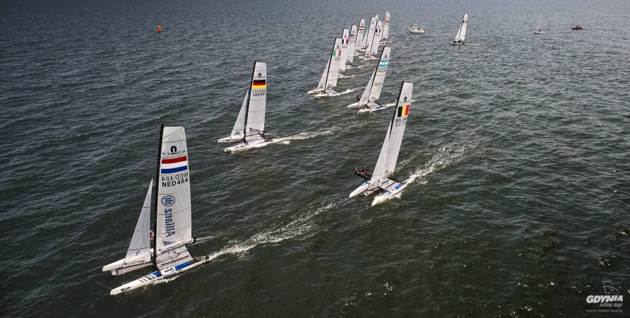 Polacy mistrzami świata juniorów w olimpijskiej klasie 49er. -GospodarkaMorska.pl