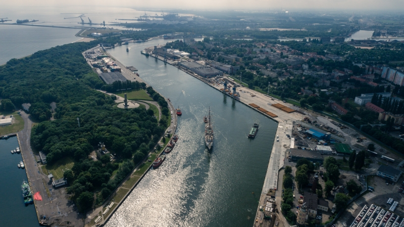 Dar Młodzieży w Porcie Gdańsk [ZDJĘCIA, WIDEO]-GospodarkaMorska.pl