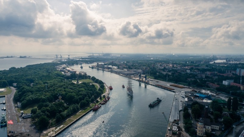 Dar Młodzieży w Porcie Gdańsk [ZDJĘCIA, WIDEO]-GospodarkaMorska.pl