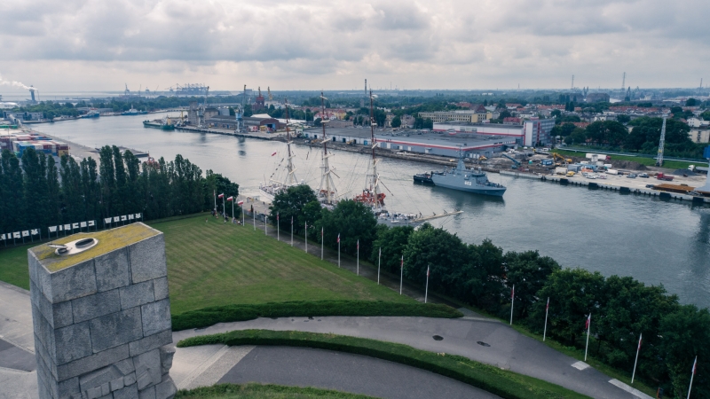 Dar Młodzieży w Porcie Gdańsk [ZDJĘCIA, WIDEO]-GospodarkaMorska.pl
