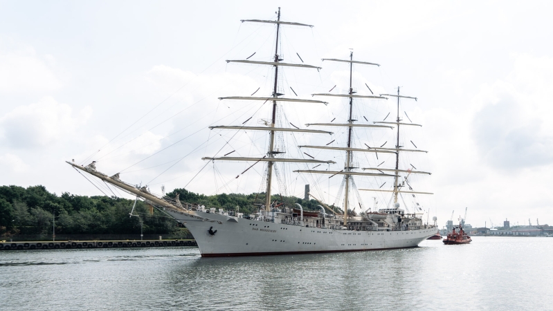 Dar Młodzieży w Porcie Gdańsk [ZDJĘCIA, WIDEO]-GospodarkaMorska.pl