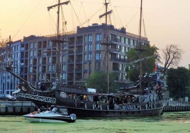 Kolizja statków na Motławie. Załoga 