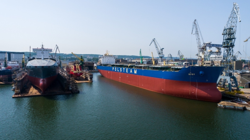 Remonty statków idą pełną parą. Kolejny pracowity dzień w Naucie [WIDEO, ZDJĘCIA]-GospodarkaMorska.pl