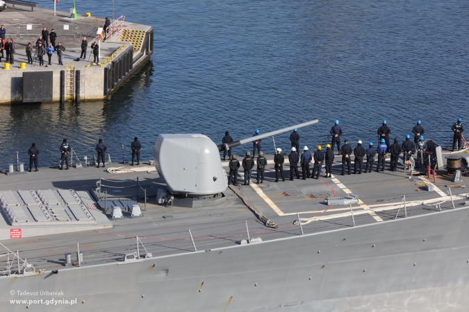 Amerykański niszczyciel USS Donald Cook już w Gdyni-GospodarkaMorska.pl