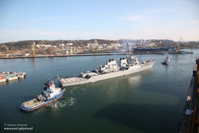 Amerykański niszczyciel USS Donald Cook już w Gdyni-GospodarkaMorska.pl