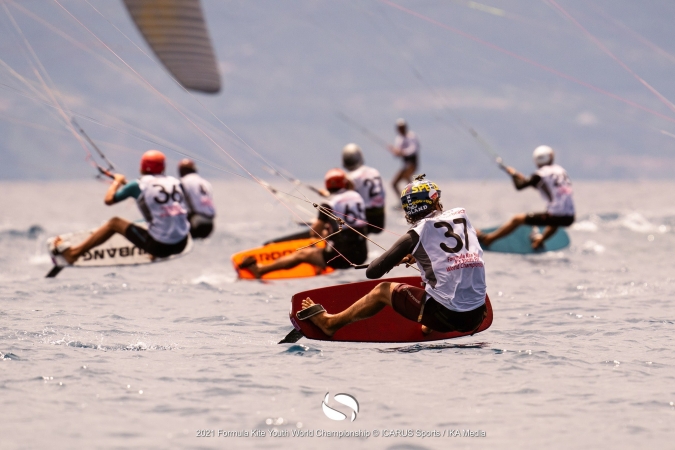 Julia Damasiewicz mistrzynią świata juniorek w kitesurfingu. Całe podium biało-czerwone!-GospodarkaMorska.pl