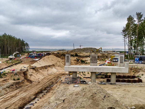 Pomorskie: Mężczyzna przygnieciony betonową płytą na terenie przekopu przez Mierzeję Wiślaną-GospodarkaMorska.pl