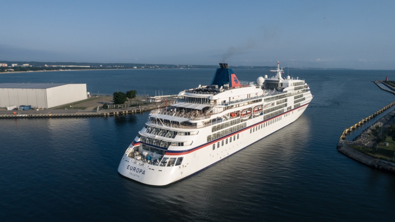 Pierwszy wycieczkowiec w tym sezonie wpłynął do Portu Gdańsk. Zobacz Europę [WIDEO, ZDJĘCIA] -GospodarkaMorska.pl