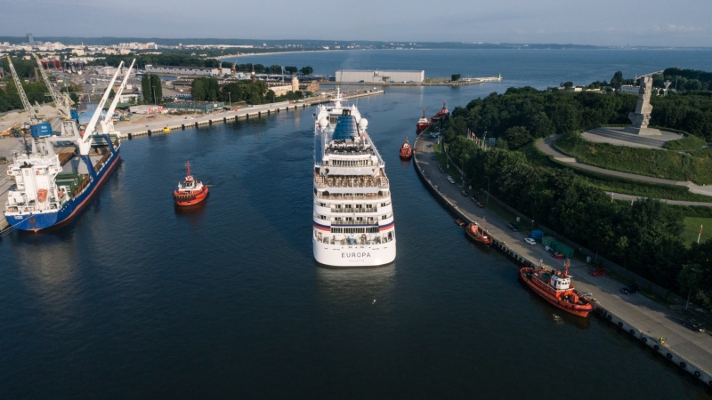 Pierwszy wycieczkowiec w tym sezonie wpłynął do Portu Gdańsk. Zobacz Europę [WIDEO, ZDJĘCIA] -GospodarkaMorska.pl