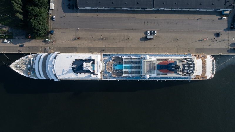 Pierwszy wycieczkowiec w tym sezonie wpłynął do Portu Gdańsk. Zobacz Europę [WIDEO, ZDJĘCIA] -GospodarkaMorska.pl