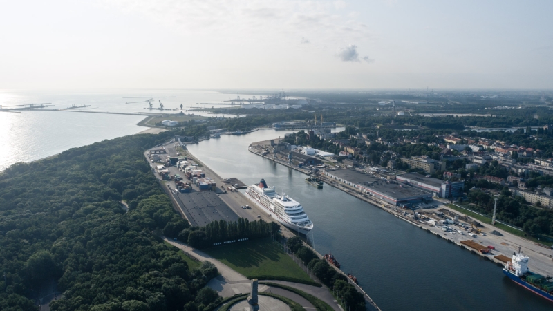 Pierwszy wycieczkowiec w tym sezonie wpłynął do Portu Gdańsk. Zobacz Europę [WIDEO, ZDJĘCIA] -GospodarkaMorska.pl