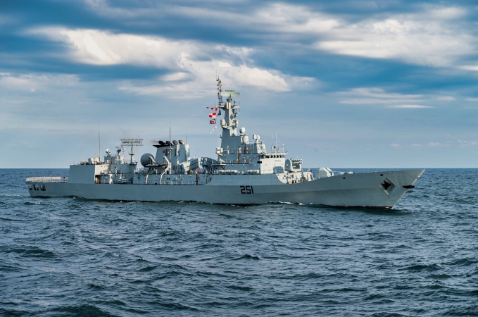  ORP Kormoran współpracował z pakistańską fregatą [ZDJĘCIA]-GospodarkaMorska.pl