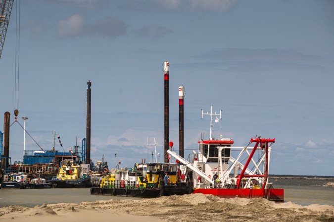 Mierzeja Wiślana. Rozpoczęło się pogłębianie kanału [WIDEO, ZDJĘCIA]-GospodarkaMorska.pl