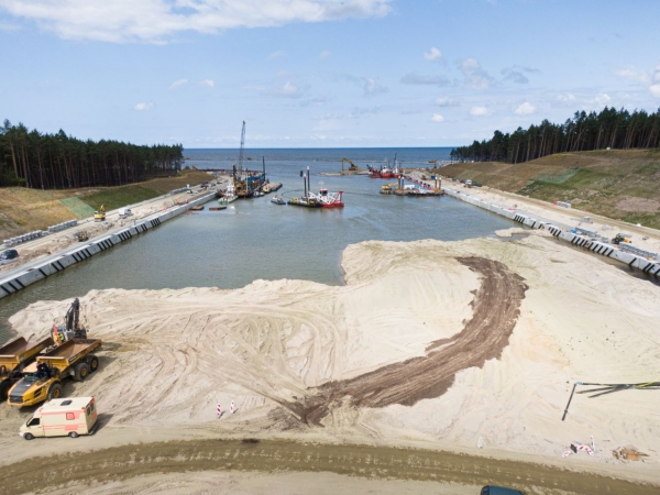 Mierzeja Wiślana. Rozpoczęło się pogłębianie kanału [WIDEO, ZDJĘCIA]-GospodarkaMorska.pl