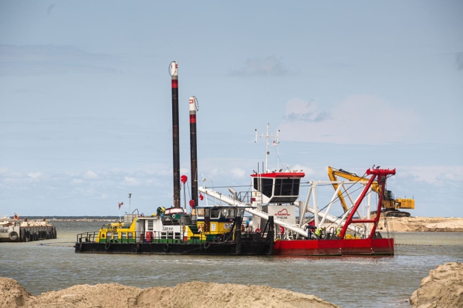 Mierzeja Wiślana. Rozpoczęło się pogłębianie kanału [WIDEO, ZDJĘCIA]-GospodarkaMorska.pl