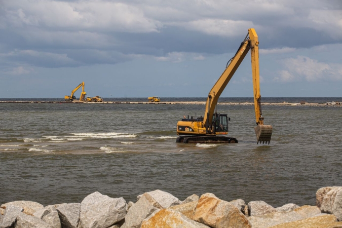 Mierzeja Wiślana. Rozpoczęło się pogłębianie kanału [WIDEO, ZDJĘCIA]-GospodarkaMorska.pl