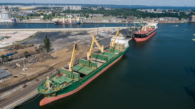 Port Gdańsk. Trwa załadunek Chipol Baoan, który przetrze Chipolbrokowi szlak na południe [WIDEO, ZDJĘCIA]-GospodarkaMorska.pl