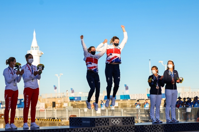 Tokio 2020. Agnieszka Skrzypulec i Jolanta Ogar wicemistrzyniami olimpijskimi w żeglarskiej klasie 470!-GospodarkaMorska.pl