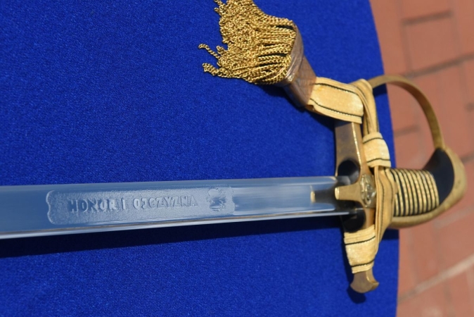 Akademia Marynarki Wojennej w Gdyni. Wyjątkowa promocja oficerska za nimi [ZDJĘCIA]-GospodarkaMorska.pl