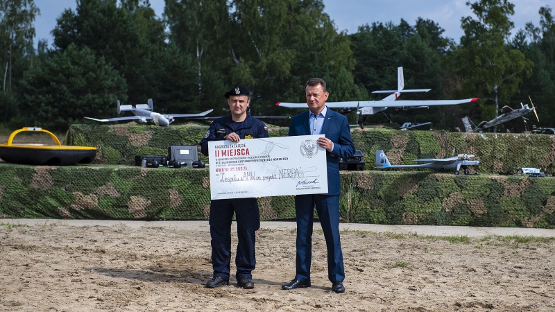 Akademia Marynarki Wojennej z nagrodami. Sukces projektów z dronami [ZDJĘCIA]-GospodarkaMorska.pl