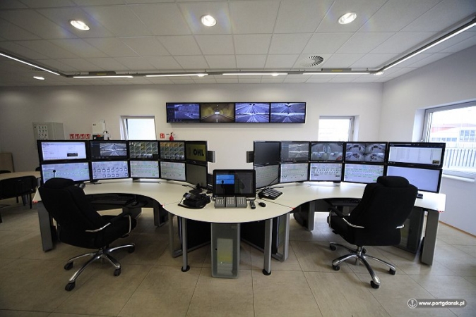 Najdłuższa i pierwsza w Polsce podwodna przeprawa drogowa w sercu Portu Gdańsk już otwarta-GospodarkaMorska.pl