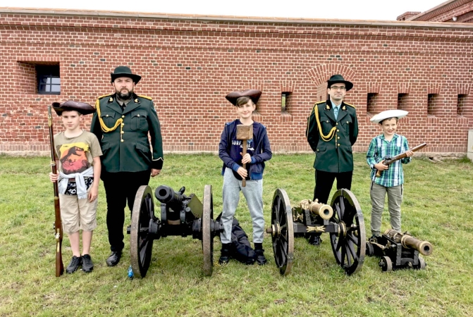 Szkoła Kadetów w Reducie Morast [ZDJĘCIA]-GospodarkaMorska.pl