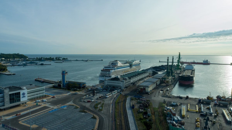 Wycieczkowiec AIDAmar zawinął do Portu Gdynia [WIDEO, ZDJĘCIA]-GospodarkaMorska.pl