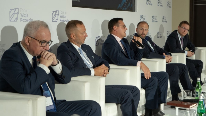 Forum Wizja Rozwoju 2021 - dzień I. Rozwój portów i budowa floty offshore - podsumowanie [WIDEO, ZDJĘCIA]-GospodarkaMorska.pl