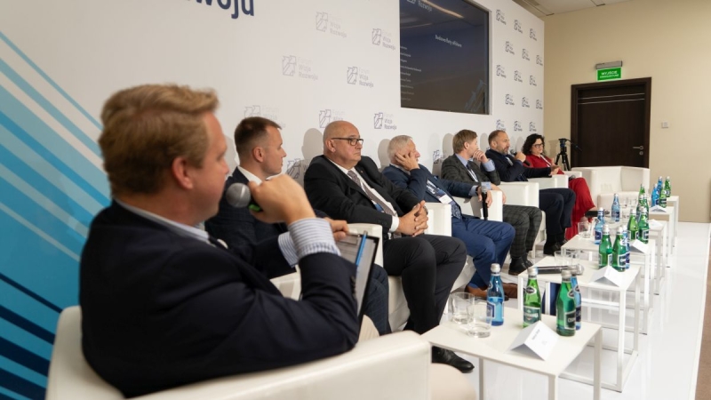 Forum Wizja Rozwoju 2021 - dzień I. Rozwój portów i budowa floty offshore - podsumowanie [WIDEO, ZDJĘCIA]-GospodarkaMorska.pl