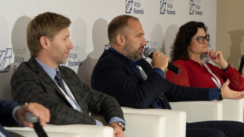 Forum Wizja Rozwoju 2021 - dzień I. Rozwój portów i budowa floty offshore - podsumowanie [WIDEO, ZDJĘCIA]-GospodarkaMorska.pl