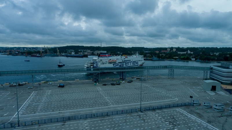 Prom Polferries zawinął do Portu Gdynia. Sukces próbnego cumowania, kolejny krok do bałtyckiego hubu promowego [WIDEO, ZDJĘCIA]-GospodarkaMorska.pl