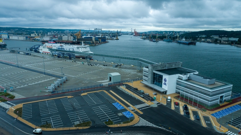 Prom Polferries zawinął do Portu Gdynia. Sukces próbnego cumowania, kolejny krok do bałtyckiego hubu promowego [WIDEO, ZDJĘCIA]-GospodarkaMorska.pl