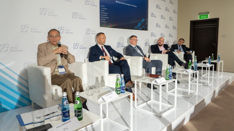 Forum Wizja Rozwoju 2021 - dzień II. Przyszłość portów i żeglugi - podsumowanie [WIDEO, ZDJĘCIA]-GospodarkaMorska.pl