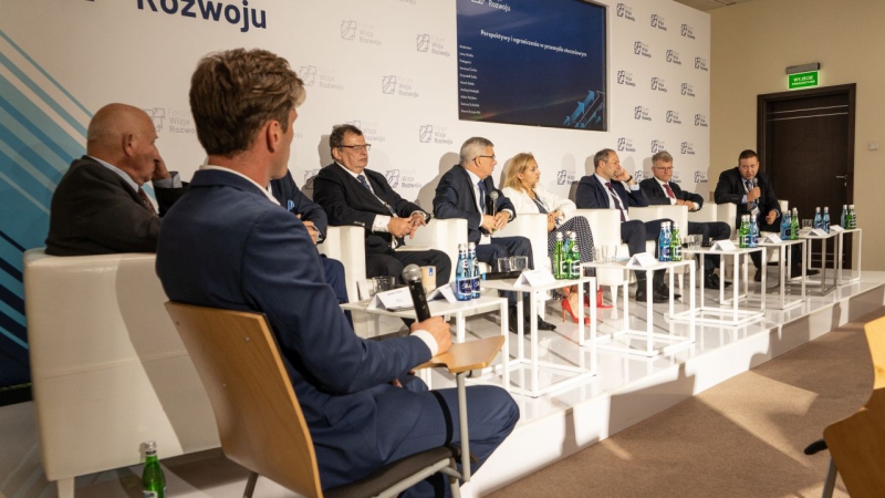 Forum Wizja Rozwoju 2021 - dzień II. Przyszłość portów i żeglugi - podsumowanie [WIDEO, ZDJĘCIA]-GospodarkaMorska.pl