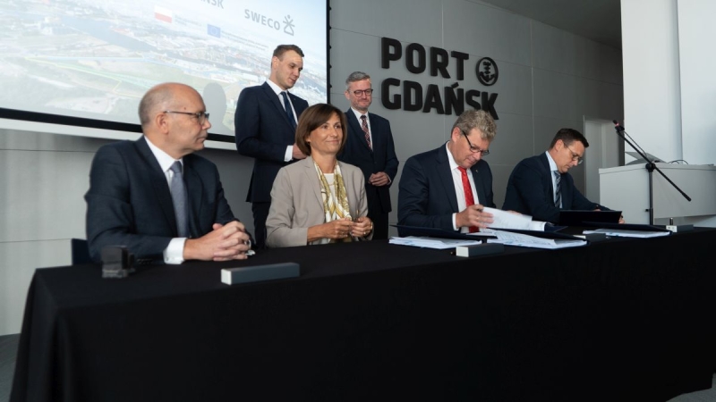 Port Gdańsk. Zmodernizują drogi i tory za 80 mln zł [WIDEO, ZDJĘCIA]-GospodarkaMorska.pl