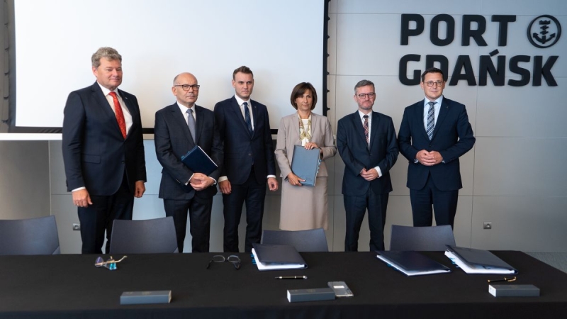 Port Gdańsk. Zmodernizują drogi i tory za 80 mln zł [WIDEO, ZDJĘCIA]-GospodarkaMorska.pl