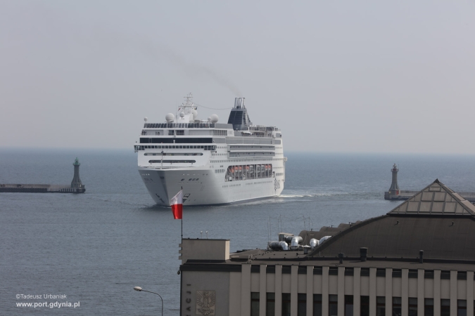 © Tadeusz Urbaniak, www.port.gdynia.pl-GospodarkaMorska.pl