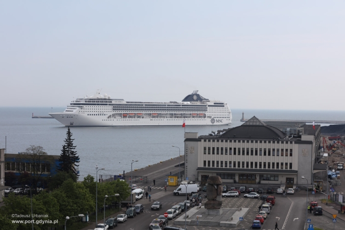© Tadeusz Urbaniak, www.port.gdynia.pl-GospodarkaMorska.pl