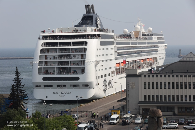 © Tadeusz Urbaniak, www.port.gdynia.pl-GospodarkaMorska.pl