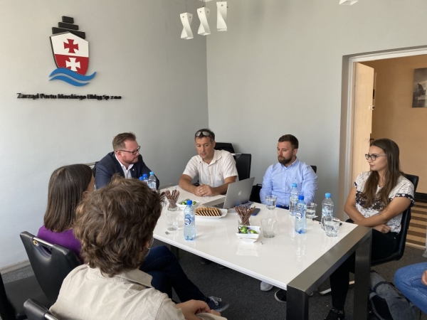 Przedstawiciele firm z Francji i Hiszpanii odwiedzili Port Gdańsk i Port Elbląg-GospodarkaMorska.pl