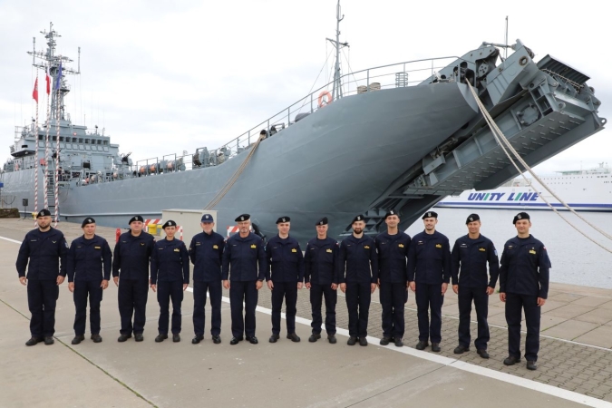 Polscy marynarze w zespole okrętów NATO [ZDJĘCIA]-GospodarkaMorska.pl