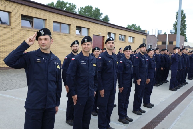 Polscy marynarze w zespole okrętów NATO [ZDJĘCIA]-GospodarkaMorska.pl